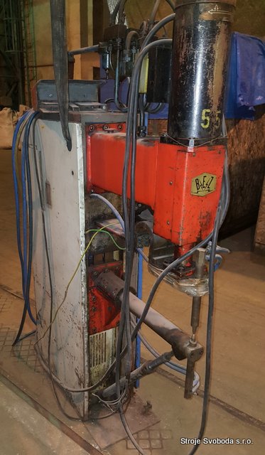 Svářečka bodová BP 40.12 (Svarecka bodova BP 40.12 (2).12 (2).jpg)